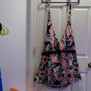 Swimsuits For All Plus Size Women's Floral Halter Tie Back Swim Top Size 30